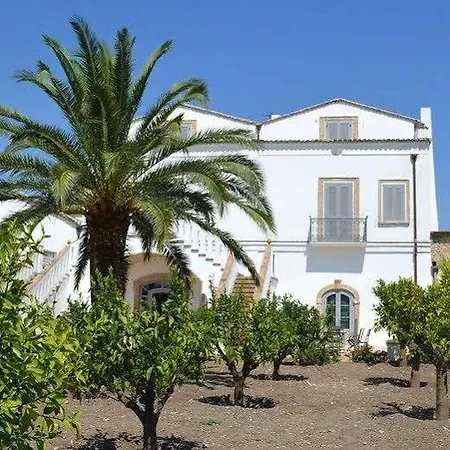 Hotel Masseria Celentano Relais & *